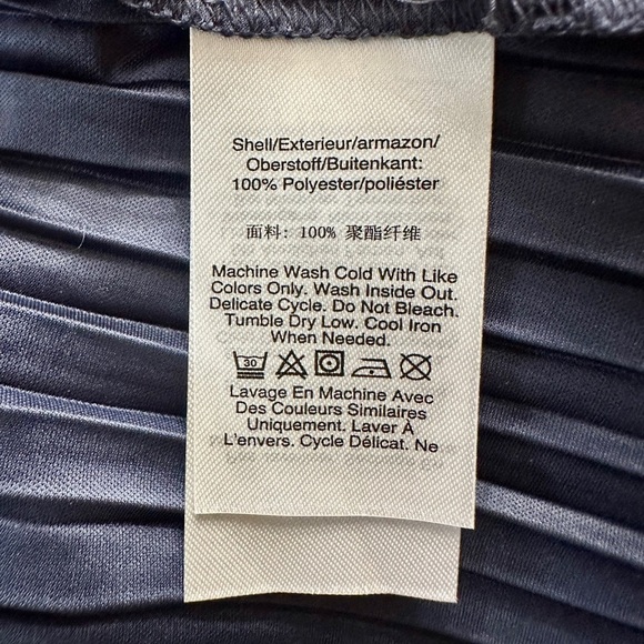 DKNY, NWT, SHIMMERY BLUE, PLEATED MIDI DRESS. SHORT SLEEVE, V-NECK. SIZE 12 - Picture 5 of 5